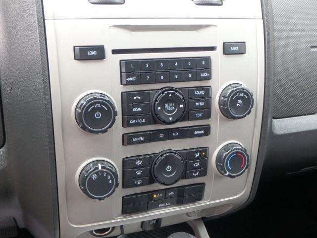 Ford Escape 2012 photo 11